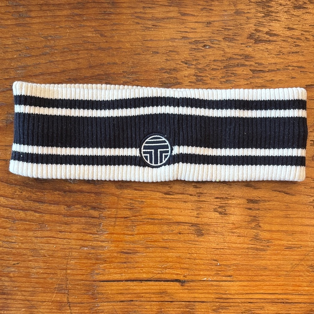 Never used Tory Burch Sport headband!

Tory Sport